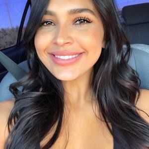 Meet your Posher, Cynthia